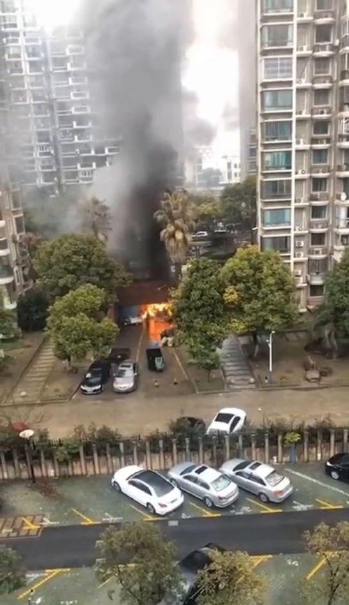 小区吃瓜群,邻里琐事，欢乐无限