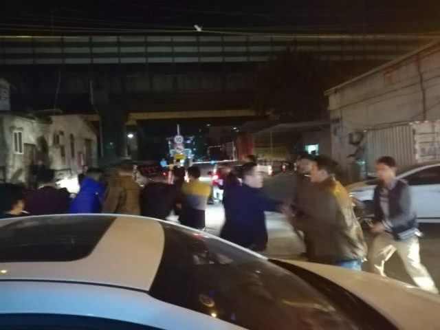 女人开车吃瓜视频,女性驾驶者的独特风采