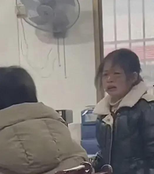 欢乐家长吃瓜图片,趣味横生瞬间捕捉