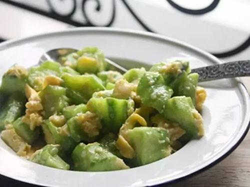 况盛和三三吃瓜