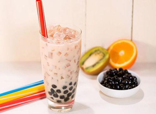 自制奶茶 吃瓜少女