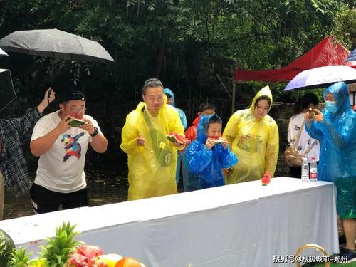 吃瓜套圈,揭秘网络新潮流的狂欢盛宴 第3张 吃瓜套圈,揭秘网络新潮流的狂欢盛宴 第3张