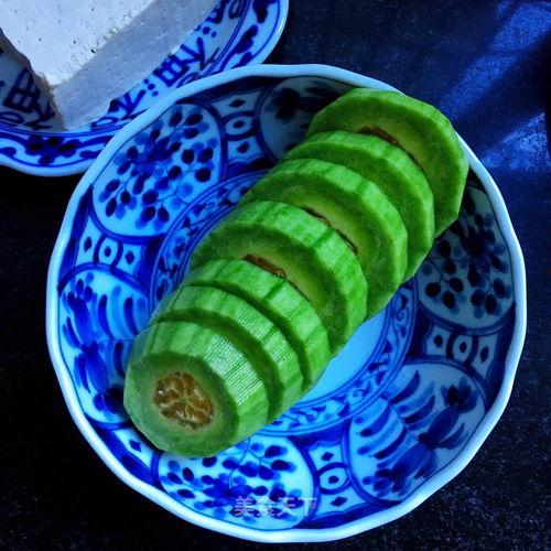 卖个盘子吃瓜,一场别开生面的市井生活盛宴  第2张