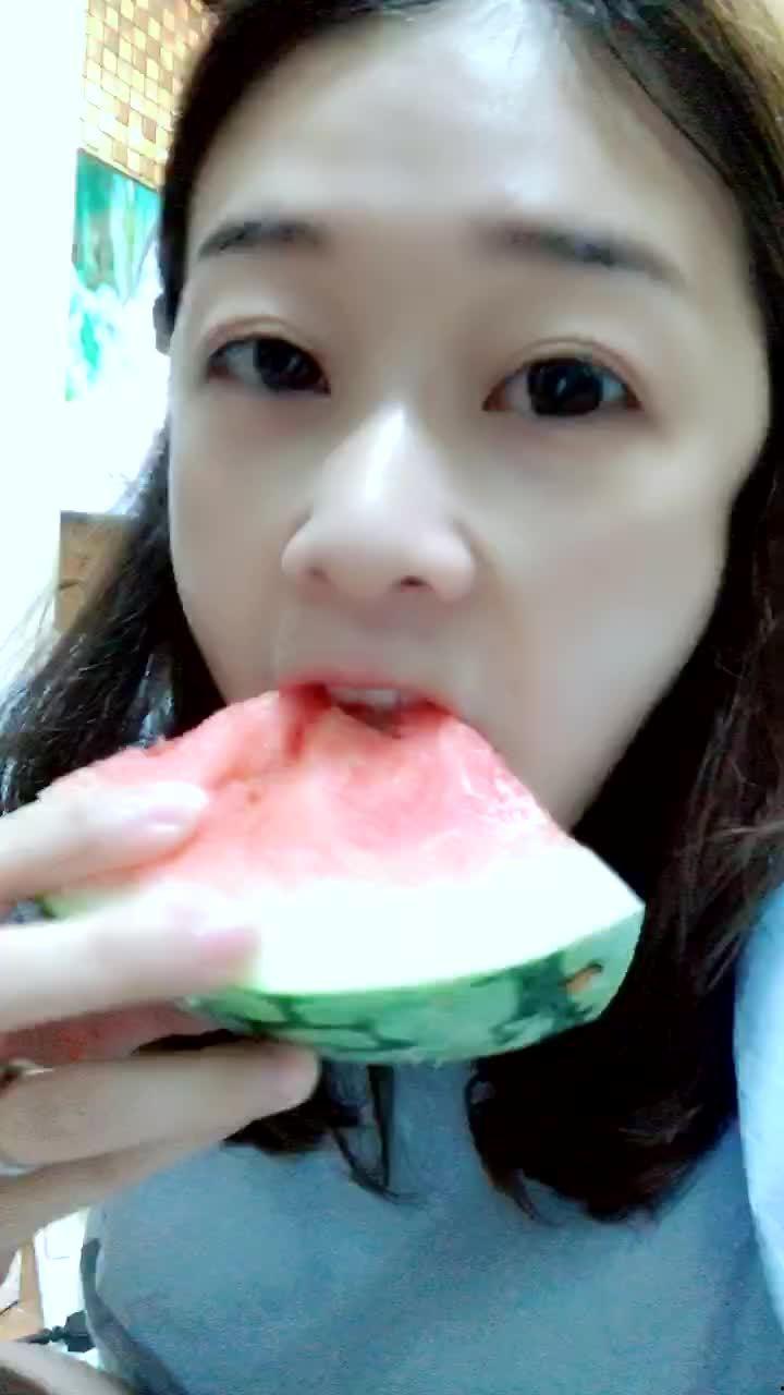 姐姐吃瓜吗音乐,音乐中的瓜田奇遇  第3张