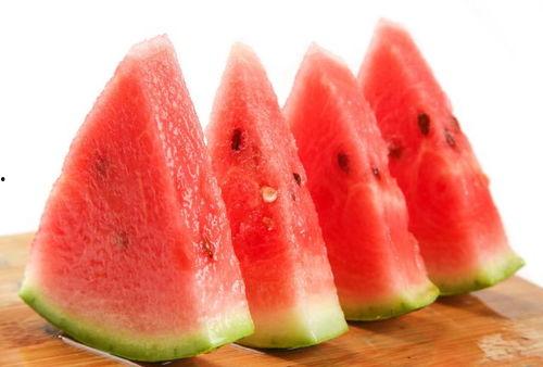 嗑糖吃瓜,揭秘娱乐圈甜蜜恋情背后的嗑糖吃瓜故事  第2张