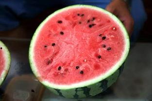 嗑糖吃瓜,揭秘娱乐圈甜蜜恋情背后的嗑糖吃瓜故事  第3张